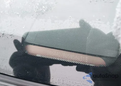 2005 Nissan Titan Le from USA, damaged, VIN 1N6AA07B05N564313